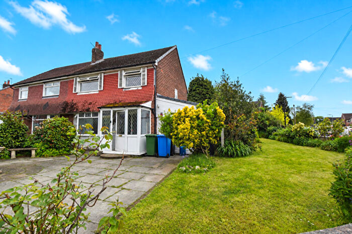 3 Bedroom Semi-Detached House For Sale In Bent Lanes, Davyhulme, M41