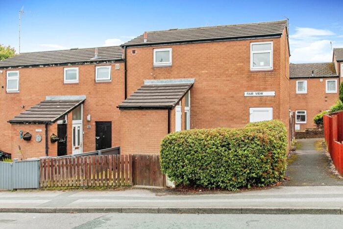 2 Bedroom End Of Terrace House To Rent In Fair View, Leeds, West Yorkshire, LS11