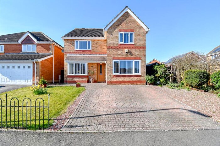 4 Bedroom Detached House For Sale In Rhodfa Felin, Barry, CF62
