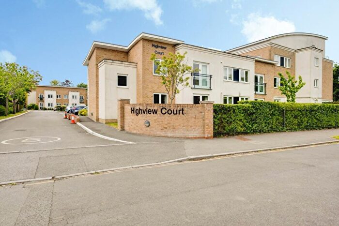 1 Bedroom Apartment For Sale In Highview Court, Highcliffe, BH23
