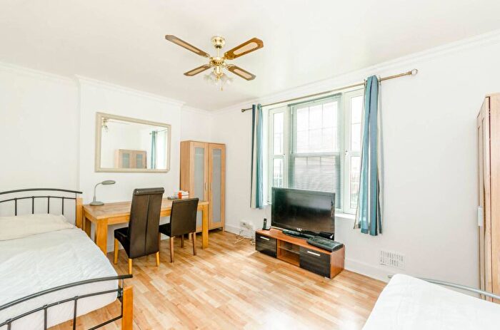 2 Bedroom Flat To Rent In Hargrave Place, Kentish Town, London, N7