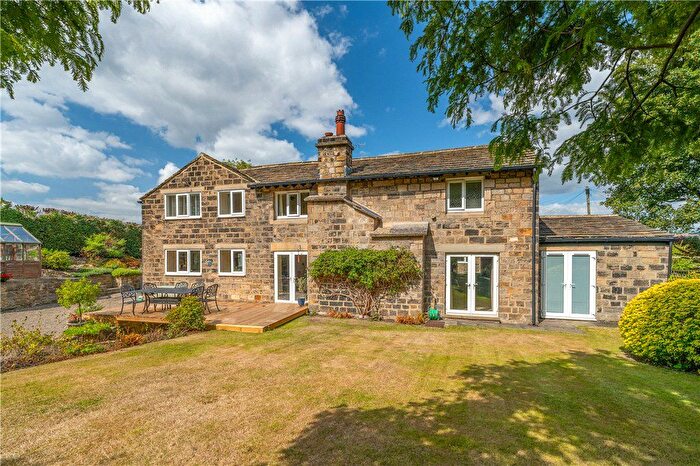 4 Bedroom Detached House For Sale In West Chevin Road, Otley, West Yorkshire, LS21