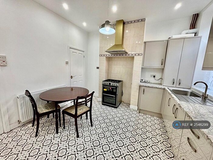 3 Bedroom Terraced House To Rent In Barber Place, Sheffield, S10