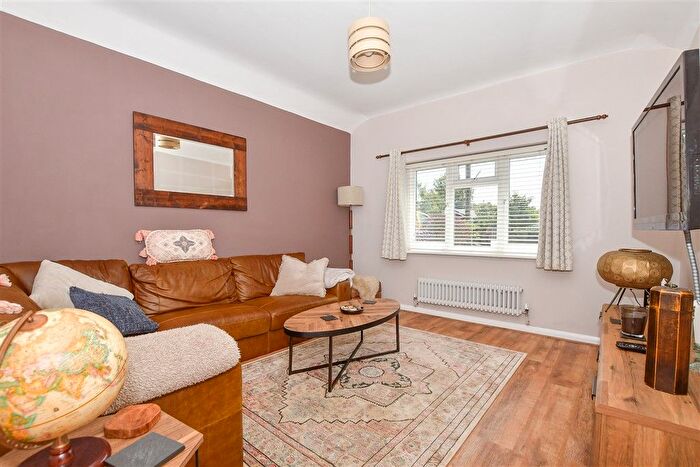 4 Bedroom Chalet For Sale In Five Oak Green Road, Five Oak Green, Tonbridge, Kent, TN12