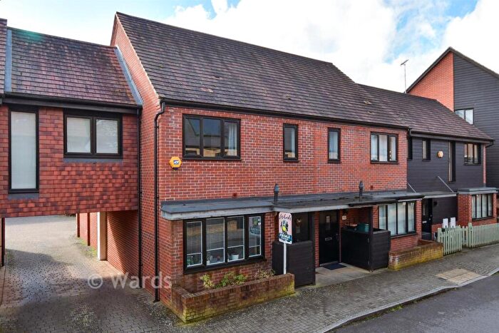 3 Bedroom End Of Terrace House For Sale In Hawley Drive, Leybourne, West Malling, Kent, ME19