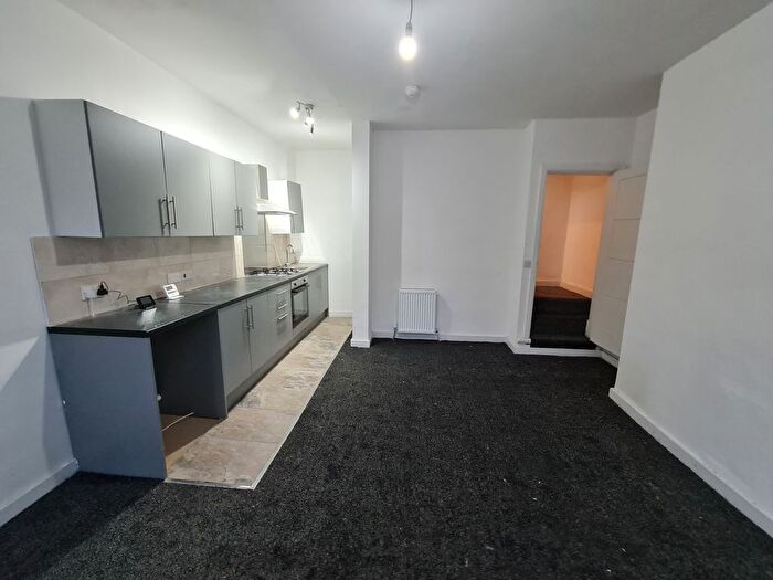 2 Bedroom Terraced House To Rent In Holme Lane, Bradford, BD4