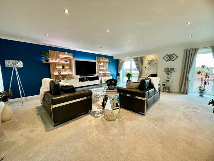 3 Bedroom Flat For Sale In Navigation Way, Ashton-on-Ribble, Preston, Lancashire, PR2