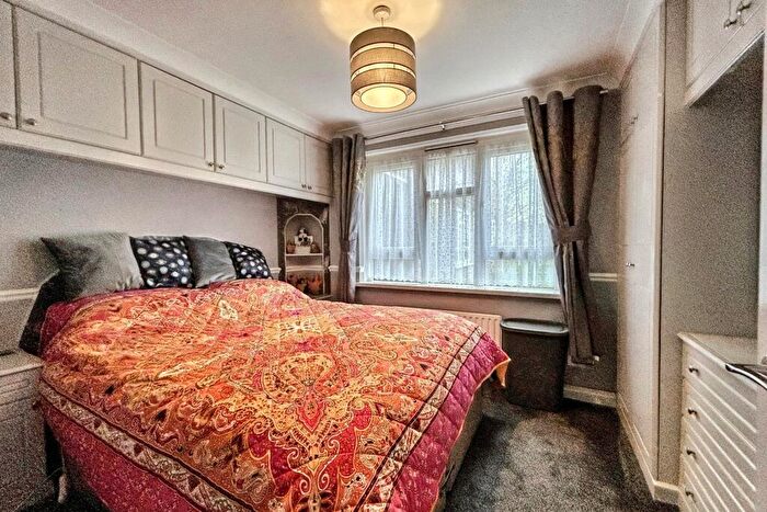 1 Bedroom Flat For Sale In Merley, BH21