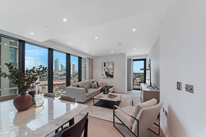 3 Bedroom Apartment To Rent In George Street, London, E14