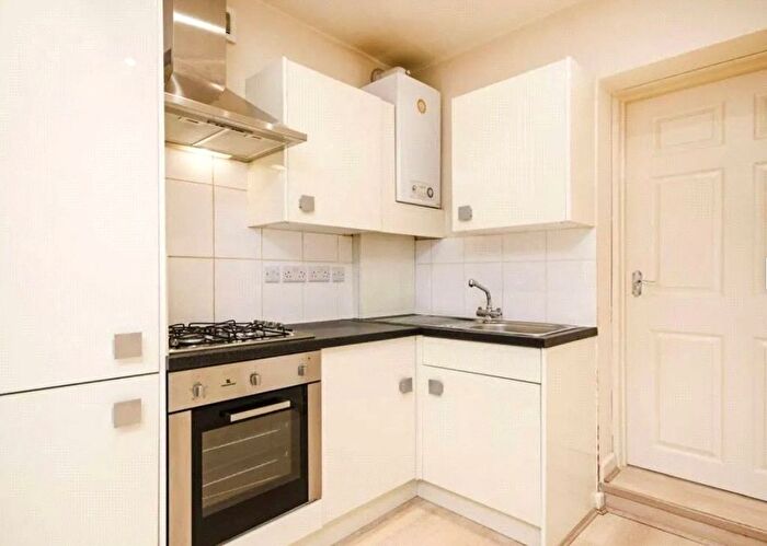 1 Bedroom Studio To Rent In Finchley Road, Golders Green, London, NW11