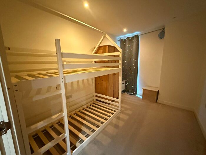 2 Bedroom Flat To Rent In Goodchild Road, London, N4
