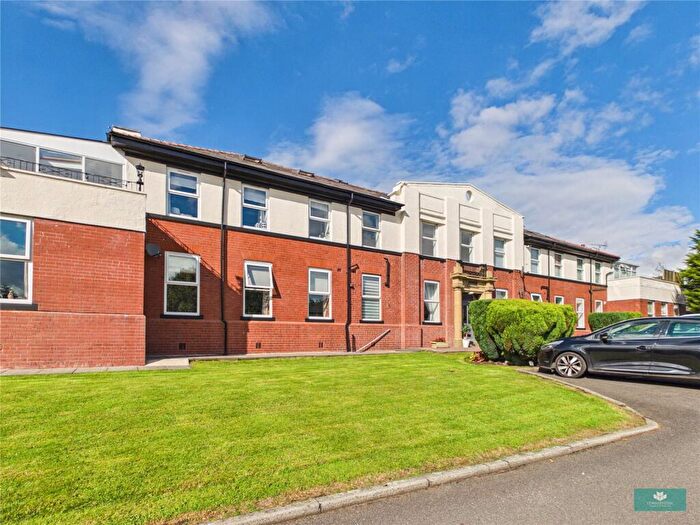 2 Bedroom Apartment For Sale In Hawthorn, Flat, Badgers Edge, Arncliffe Rise, OL4