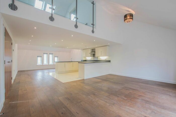3 Bedroom Barn Conversion To Rent In Mangrove Lane, Hertford, SG13