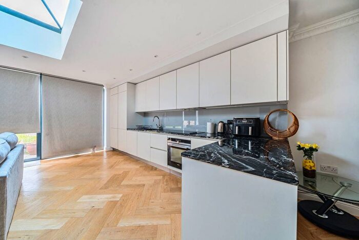 1 Bedroom Flat To Rent In Canada Road, Ealing, London, W3