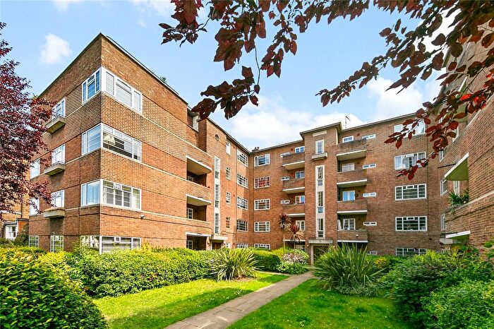 2 Bedroom Flat For Sale In Church Road, Richmond, TW10