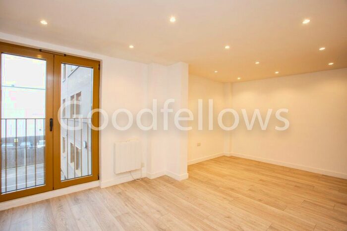 1 Bedroom Flat To Rent In London Road, Cheam, Sutton SM3