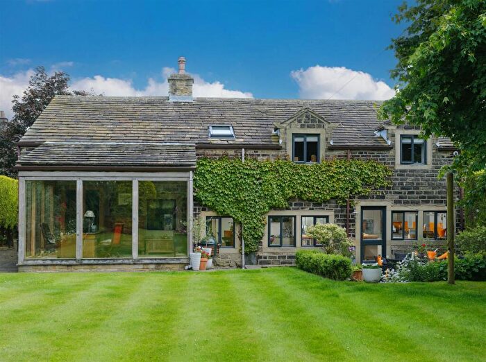 4 Bedroom House For Sale In Sycamore Barn, Farnley Tyas, HD4