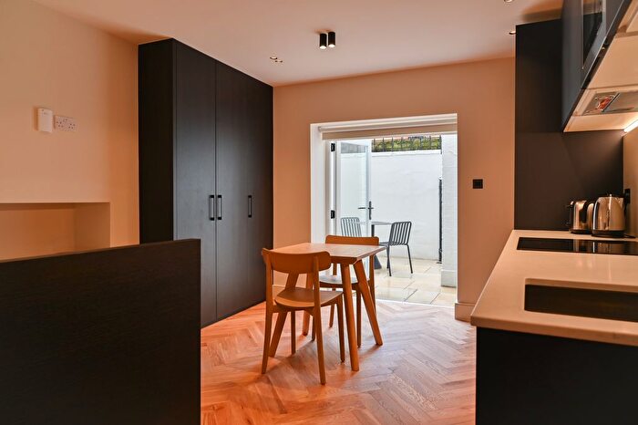 Studio To Rent In St. Stephens Crescent, London, W2