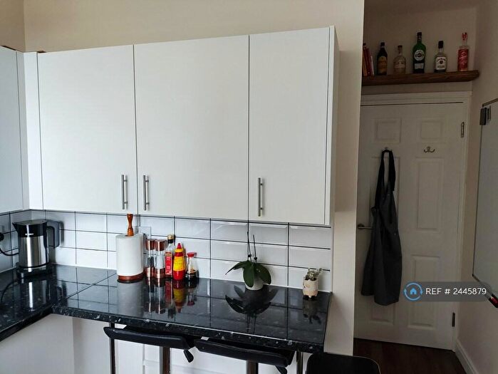 2 Bedroom Flat To Rent In Cotham Brow, Bristol, BS6