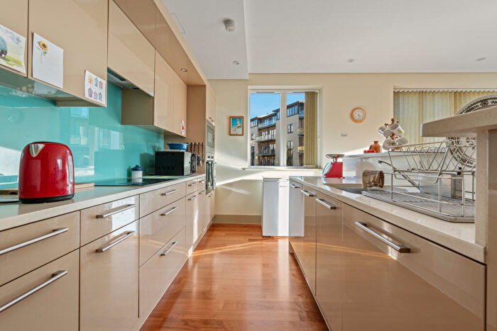 2 Bedroom Apartment For Sale In Fairfield, Dray Horse Yard, Dorchester, Dorset, DT1