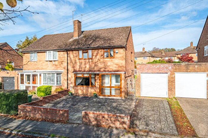 3 Bedroom Semi Detached House For Sale In Oldfield Road, Hemel Hempstead, Hertfordshire, HP1