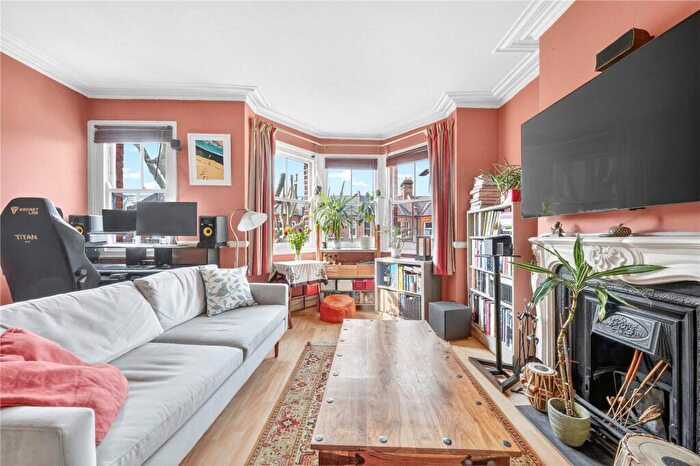 1 Bedroom Flat For Sale In Edward Road, Walthamstow, London, E17