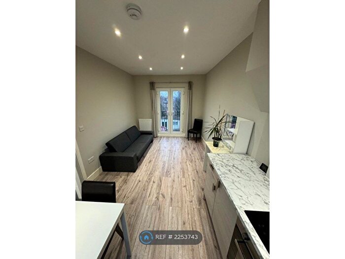1 Bedroom Flat To Rent In Sunningfields Road, London, NW4