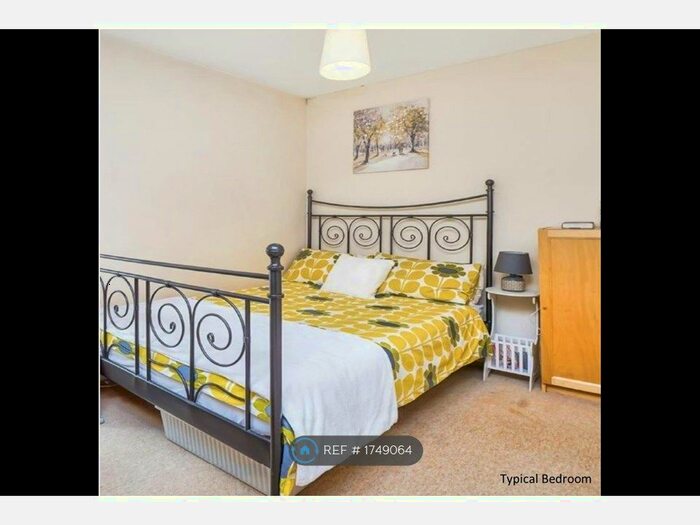 2 Bedroom Flat To Rent In Greenfield Court, London, NW10