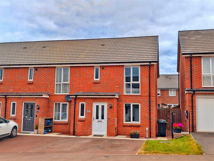 3 Bedroom End Of Terrace House For Sale In Kingfisher Drive, Lydney, GL15