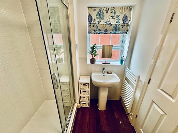 4 Bedroom Detached House For Sale In Main Road, Higher Kinnerton, CH4