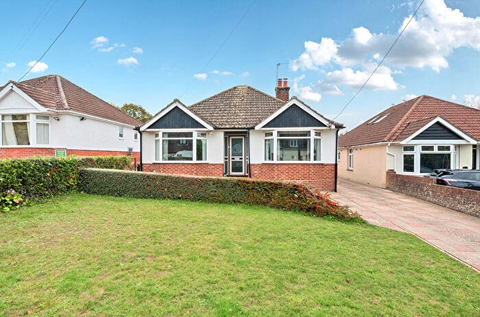2 Bedroom Bungalow For Sale In Pitmore Road, Allbrook, Hampshire, SO50