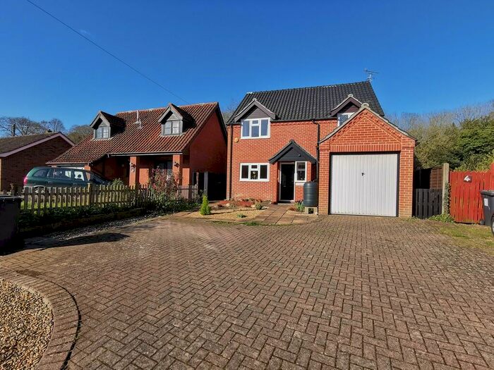 3 Bedroom Detached House For Sale In Church Road, Flixton, NR35