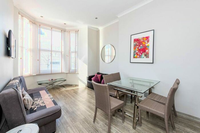 1 Bedroom Flat To Rent In Earls Court, Earls Court, London, SW5