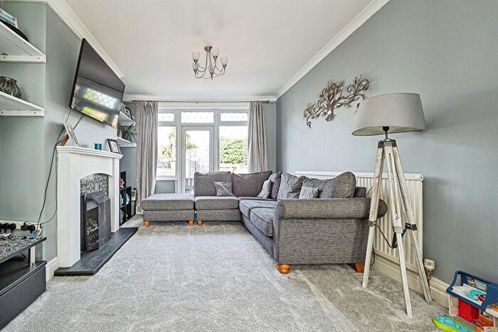 3 Bedroom Terraced House For Sale In Wensley Avenue, Hull, HU6