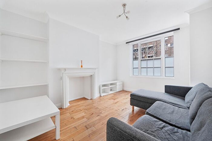 3 Bedroom Flat To Rent In Greet House, Frazier Street, SE1