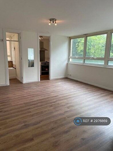 Studio To Rent In Hilltop House, London, N6