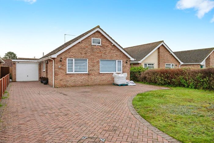 2 Bedroom Bungalow For Sale In Warren Drive, Mundesley, Norwich, Norfolk, NR11