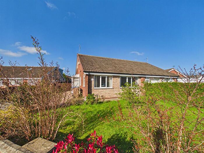 2 Bedroom Semi-Detached Bungalow For Sale In Hansard Drive, Gilberdyke, HU15