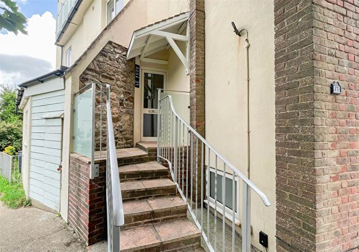 2 Bedroom Flat To Rent In Castle Hill Road, Hastings, TN34