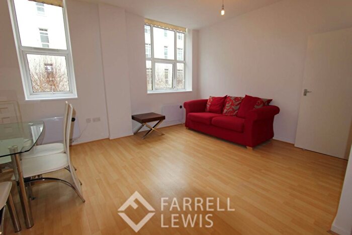 1 Bedroom Flat To Rent In Bromyard Avenue, Acton, W3