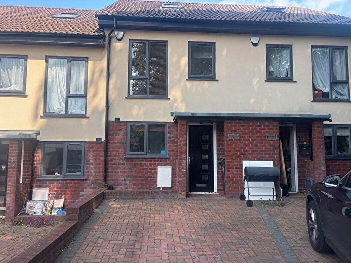 3 Bedroom Town House To Rent In Speedwell, Bristol, BS5