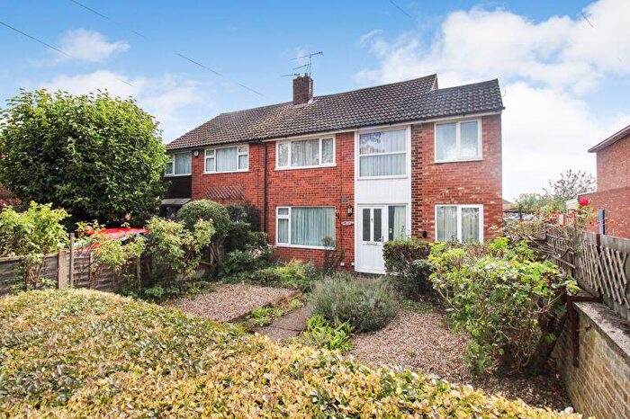 3 Bedroom Semi-Detached House For Sale In Harrowden Road, Bedford, MK42