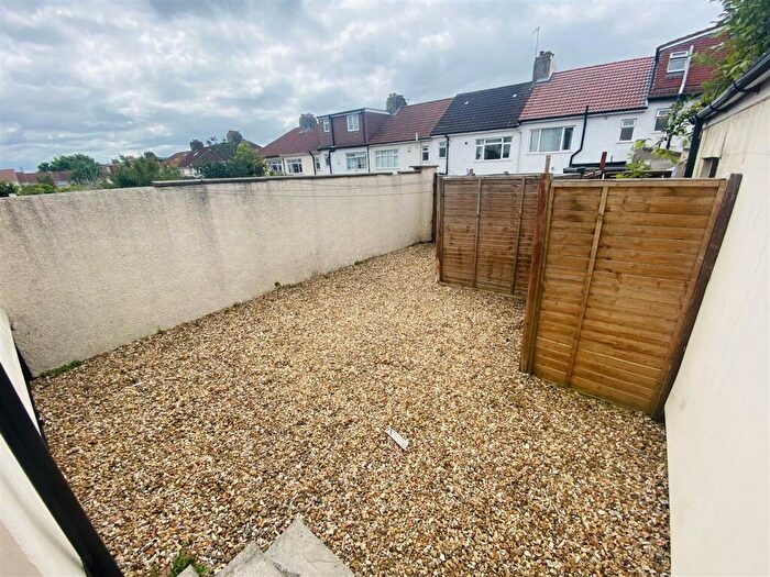 2 Bedroom Flat To Rent In B Garden Flat, Toronto Road, BS7