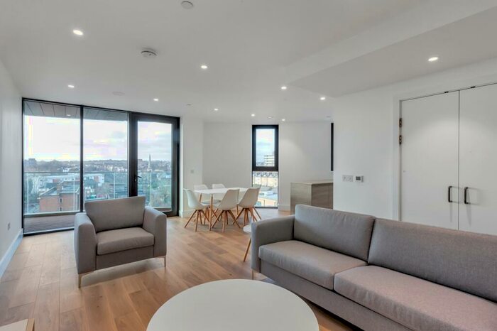 3 Bedroom Flat To Rent In Kingsland High Street, Dalston, London, E8