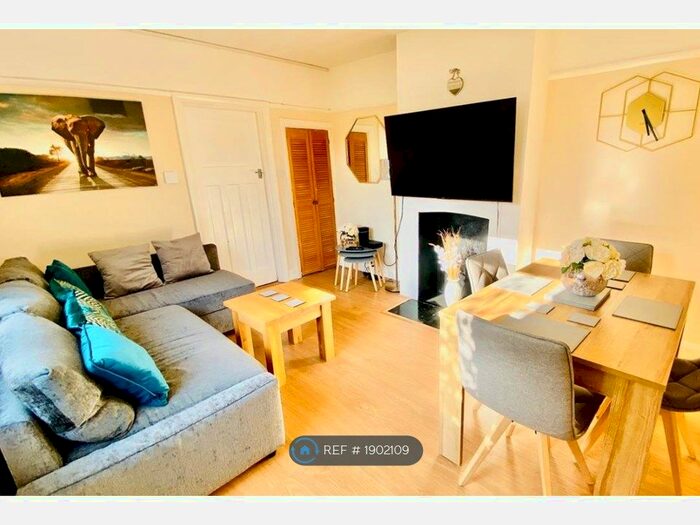 2 Bedroom Maisonette To Rent In Kenilworth Road, Ashford, TW15