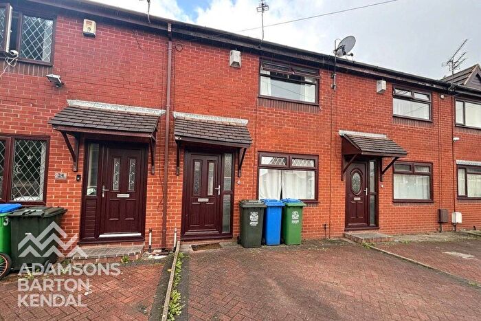 2 Bedroom Mews To Rent In Green Bridge Close, Off Queensway, Rochdale, OL11