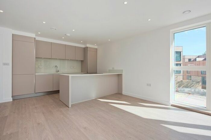 2 Bedroom Flat To Rent In Churchwood Gardens, Forest Hill, London, SE23