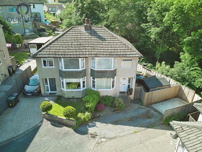 3 Bedroom Semi Detached House For Sale In Park Way, Keighley, West Yorkshire, BD21