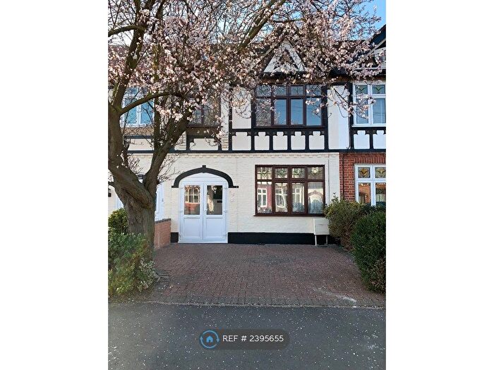 4 Bedroom Terraced House To Rent In Eccleston Crescent, Romford, RM6