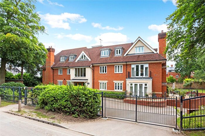 2 Bedroom Flat For Sale In Red Gables, St. Georges Lane, Ascot, SL5